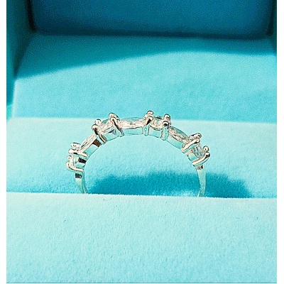 Anillo resplandor con circonias cubicas en plata .925 talla 8.5
