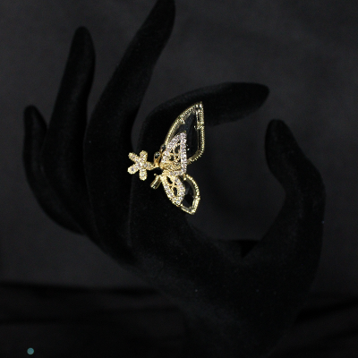 Anillo de mariposa dorado
